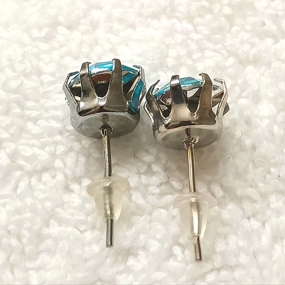 Last Pair Turquoise London Topaz Blue Colored 8MM Stud Earring Clearance Sale - Picture 6 of 7
